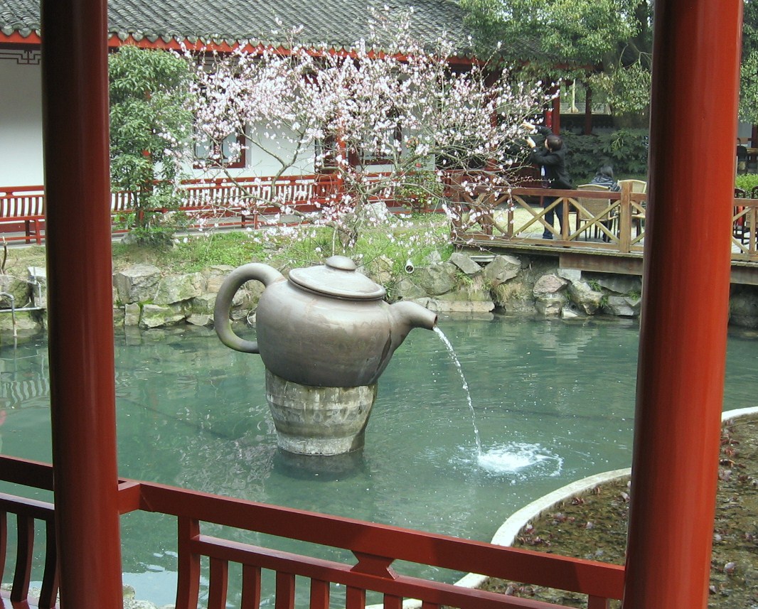 Teapot fountain