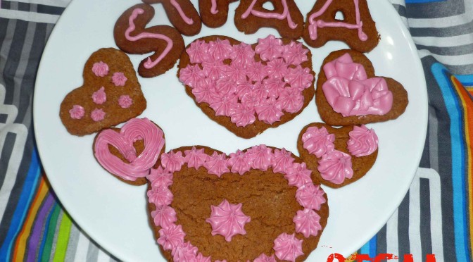 Valentine’s Day Gingerbread Frosted Cookies