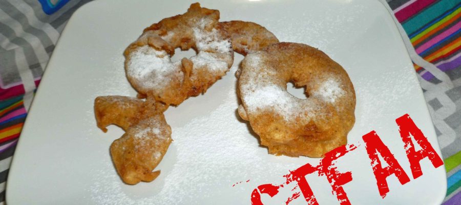 Fried Apple Rings with Powdered Sugar